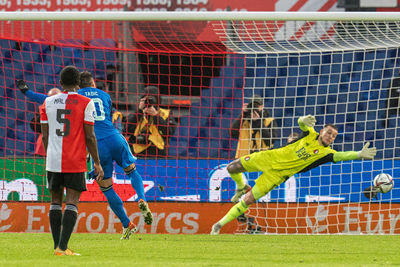 Tadic gooit het duel in het slot met een rake penalty. © Pro Shots