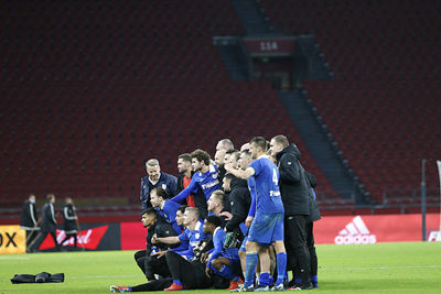 En zij? Zij hielden Ajax vrij kort en dapper aan de lijn en verloren met slechts 4-0. © De Brouwer