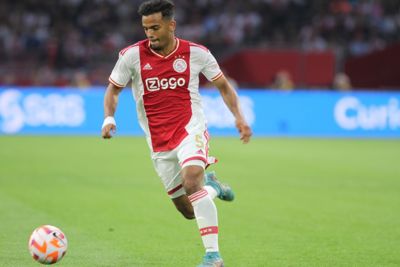 De bal rolt voor het eerst dit seizoen om het echie. © SV Ajax