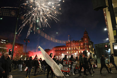 Ajacieden sluiten de Champions League af met een corteo in Glasgow. © De Brouwer