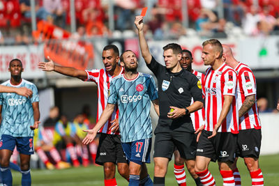 Het seizoen start met een krappe 0-1 bij Sparta en rood voor Tagliafico. © Pro Shots