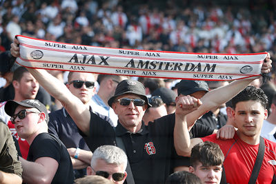 Voor wie? Voor Ajax Amsterdam! © De Brouwer