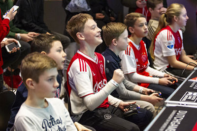 Scoren tijdens ons Fifa-toernooi. © Pro Shots