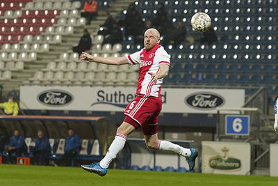 Klaassen schat een voorzet van Antony uitstekend in en dan is het raak! © Pro Shots