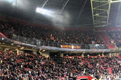 Niet alleen in dit vak zagen we supporters van Galatasaray. © SV Ajax