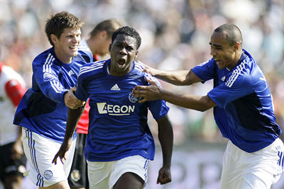 Sarpong scoort in De Kuip en is uitzinnig. Het zou echter 2-2 worden. © Pro Shots