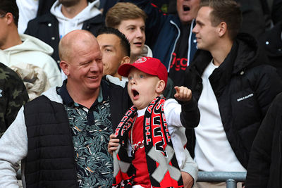 Ajax is voor jong en oud. © De Brouwer