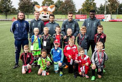 Terwijl de jongsten genieten van onze Ajax Kids Tours. © De Brouwer