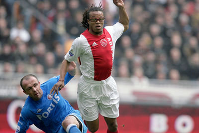 2006/07: Geen strepen, mooie rode baan. Dit vinden we fijn, hoor! © AFC Ajax