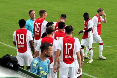 Veel is mooi aan het shirt, maar die achterkant... © SV Ajax