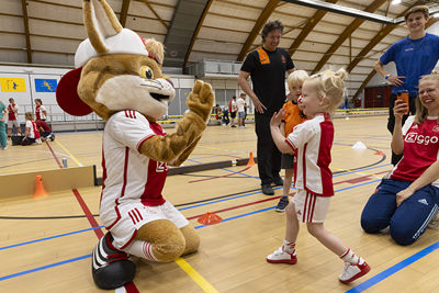 Lucky deelde de nodige high-fives uit. © Pro Shots