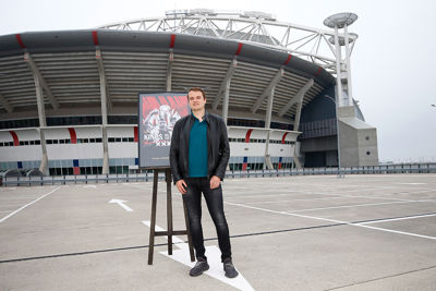 Prima foto voor in het Ajaxplakboek! © De Brouwer