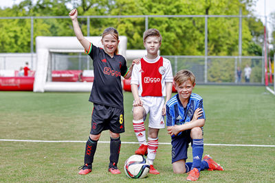 Net als deze trouwens. Alle drie de shirtjes mooi op een rijtje. © Pro Shots