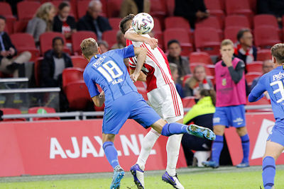 Hands? Je vreest toch onmiddelijk voor een penalty... © De Brouwer