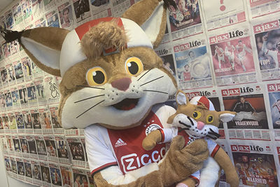 Thijs Verbart (10) stuurde deze zachte knuffellucky! © Ajax Kids Club