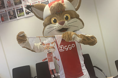 Lucky met muizentrappetjes als armen en benen. © Ajax Kids Club