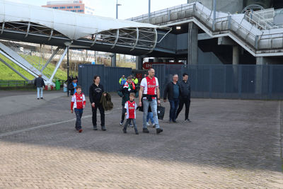 Met het hele gezin naar Ajax. Mooie dingen! © De Brouwer