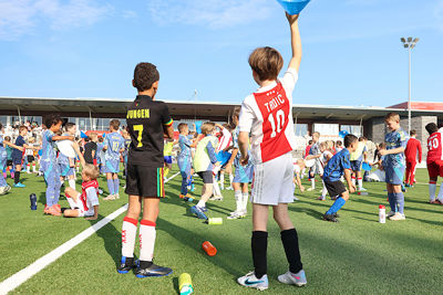 Klaar voor leuke voetbalspelletjes. © De Brouwer