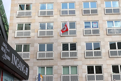 Ook bij SV Ajax ging de vlag meteen uit! © De Brouwer