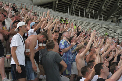 Ajax begint best goed aan de wedstrijd. © SV Ajax