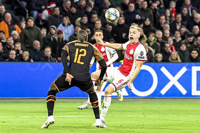 Dit is zo typisch Van de Beek. Prachtig. © Pro Shots