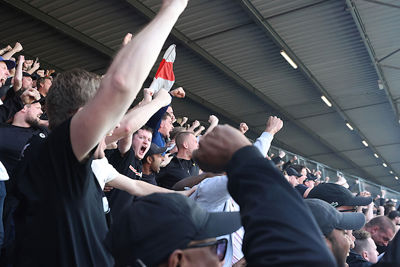 En die gaat binnen! Ajax op voorsprong in Zwolle. © De Brouwer