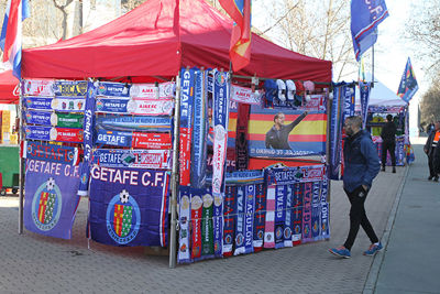 Sjaaltjes. Veel sjaaltjes. Heel veel sjaaltjes. © Ajax Life