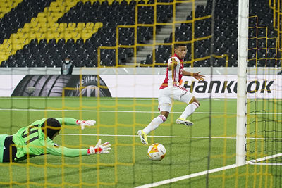 Kijk, hier schuift Neres de bal in het net. Nu moet Young Boys er honderd maken! © Pro Shots