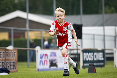 Wat een mooie tenue heeft Ajax toch, heh? © Pro Shots