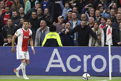 Stukje supportersbeleving in de richting van Tadic. © De Brouwer