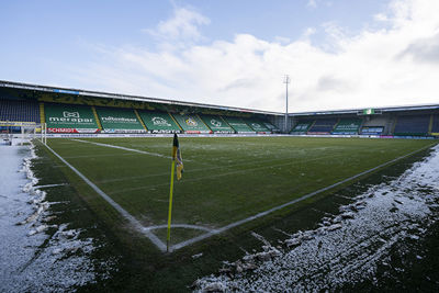 Er moest nog heel wat sneeuw worden geruimd voor het veld er zo bij lag. © Pro Shots