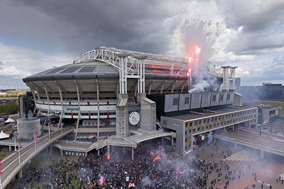 SV Ajax feliciteerde de supporters met een fraai stukje vuurwerk! © Björn Martens