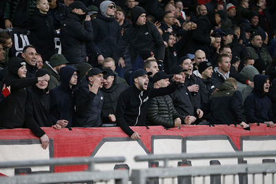 Iedereen weet dat Ajax hier een reddingsboei krijgt toegeworpen. © De Brouwer