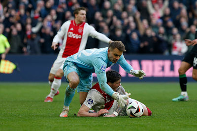 Weghorst gaat neer in de zestien. Penalty! © De Brouwer