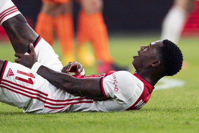 Het schiet er namelijk in en Ajax lijkt Promes weer een tijdje kwijt... © Pro Shots