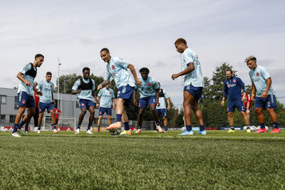 Neres deed een groot deel van de groepstraining mee, maar niet aan alle oefeningen. © Pro Shots