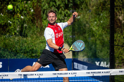 De Jong strijdt voor ieder punt. © AFC Ajax