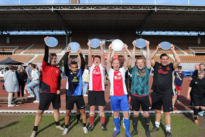 De trotse winnaars bij Ajax Life. Mooi, mooi, mooi! © De Brouwer