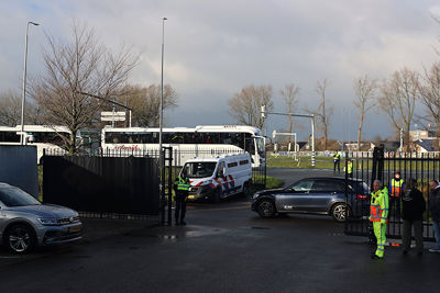 Snel parkeren en dan kunnen we naar binnen. © De Brouwer