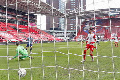 Enige voordeel van lege stadions: je hoort de 