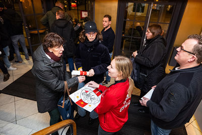 Iedereen krijgt ‘die ouwe’ mee naar huis. © Pro Shots