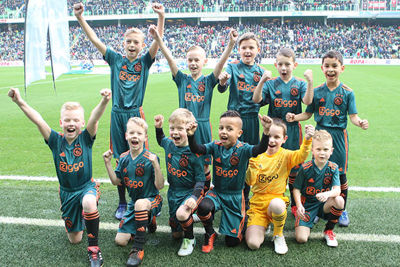 Aan deze mascottes lag het zeker niet! © Ajax Kids Club