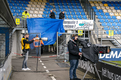 Hier worden open hoeken afgedekt om pottenkijkers te voorkomen. Echt waar. © Pro Shots