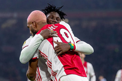 AMSTERDAM, 22-01-2020, Johan Cruijff Arena, KNVB Beker season 2019 / 2020 Player of Ajax Lassina Traore, Ryan Babel celebrates goal Lassina Traore during the game Ajax - Spakenburg