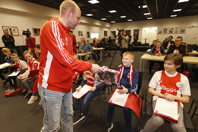 Loek valt in de prijzen, met zijn vraag over een niet bestaande papegaai. Haha! © Pro Shots