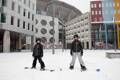 Op je snowboard, het kan vandaag allemaal! © De Brouwer