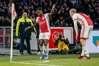 2019/20: In dit thuisshirt werd ineens subtiel wat zwart verwerkt... © AFC Ajax