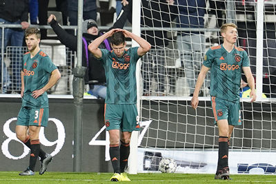 ALKMAAR, 15-12-2019 , AFAS Stadium, Dutch Football Eredivisie Season 2019 / 2020. AZ - Ajax 1-0 . Joel Veltman, Klaas Jan Huntelaar and Perr Schuurs dejected after the 1-0