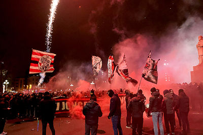 De avond begint mooi, maar Ajax weet het geen vervolg te geven. © De Brouwer