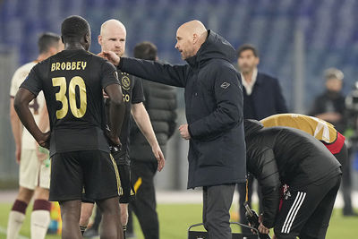 Ten Hag met instructies. Het kan nog altijd. Toch...? © Pro Shots